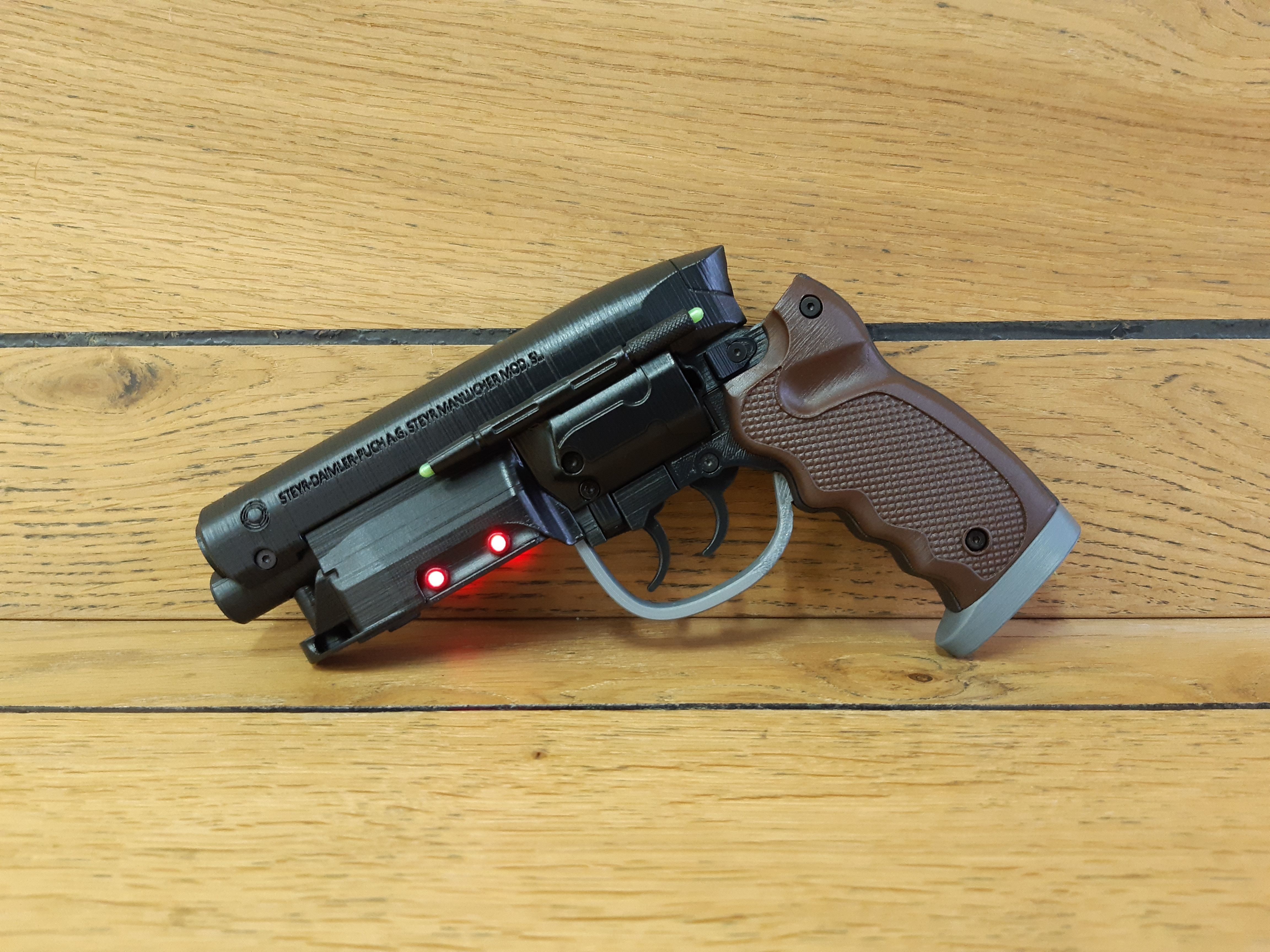 Deckards Blaster - Blade Runner - Printable 3d model - STL 3D model 3D ...
