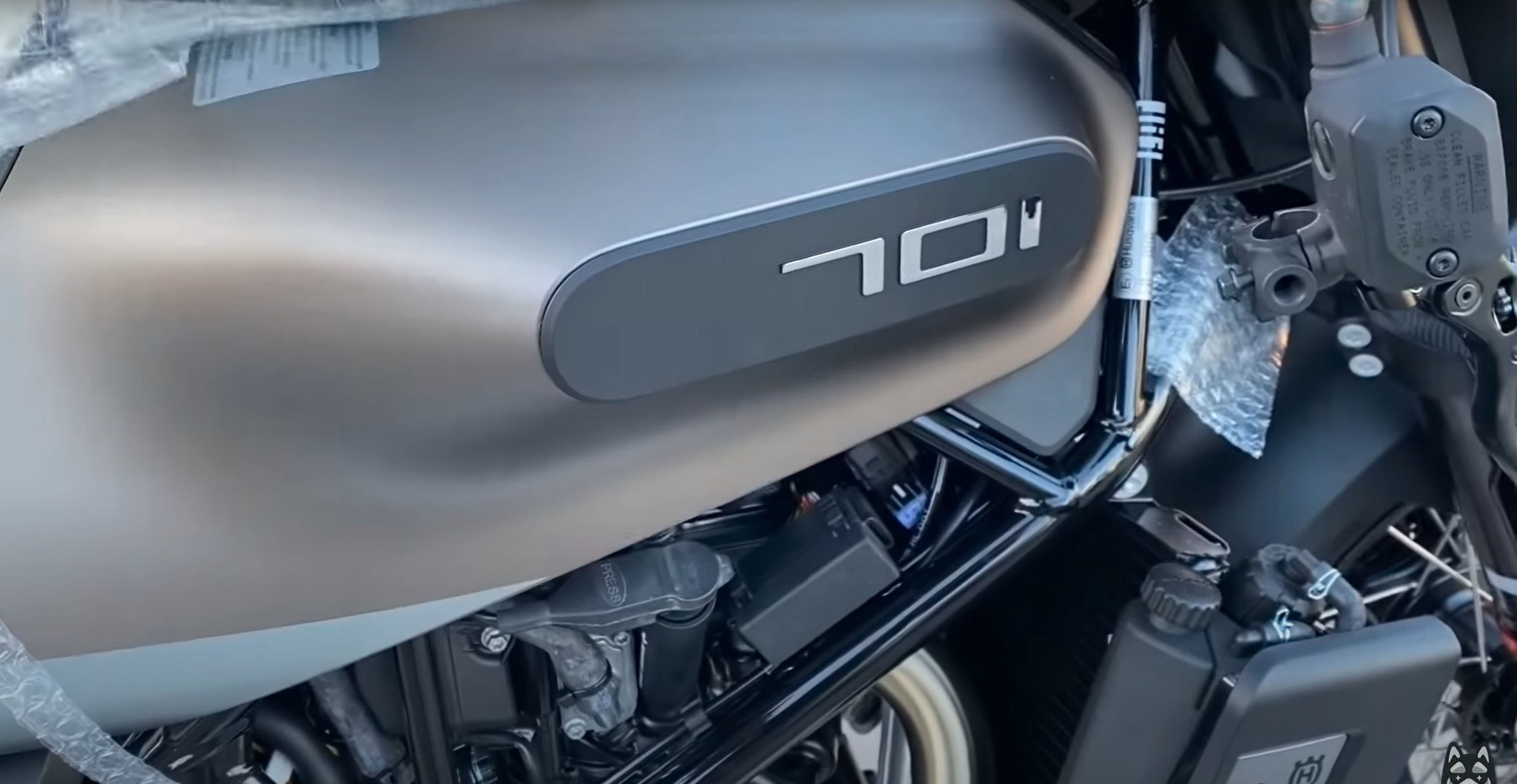 Husqvarna 701 Vitpilen Svartpilen Tank Pad Set 3D model 3D printable CGTrader